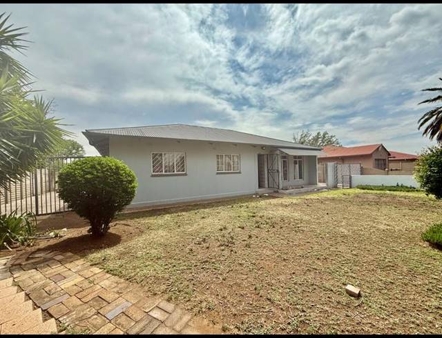 3 BEDROOM HOUSE FOR SALE IN VANDERBIJLPARK CW 5